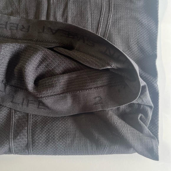 Lululemon athletic swiftie tee t-shirt size 2 black - Picture 8 of 9